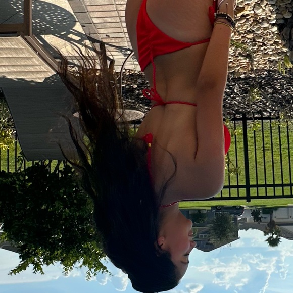 Ruby Bay 🥀 - Picture 3 of 7